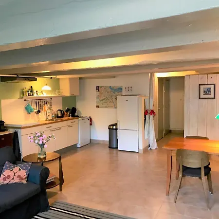Апартаменты Charming Canal House 4p *
