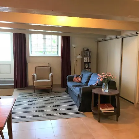 Апартаменты Charming Canal House 4p *