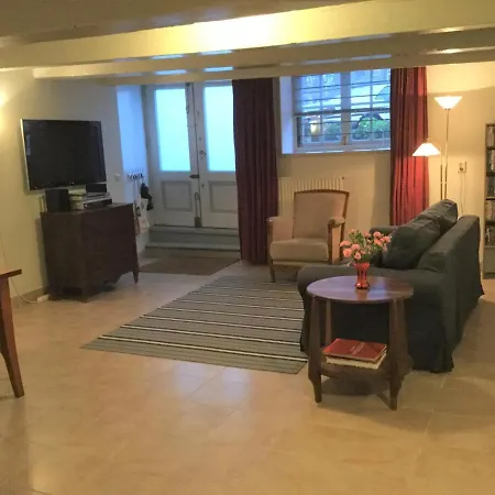 Charming Canal House 4p Apartment