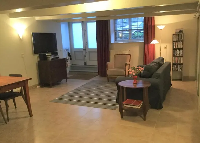 Charming Canal House 4p Apartment