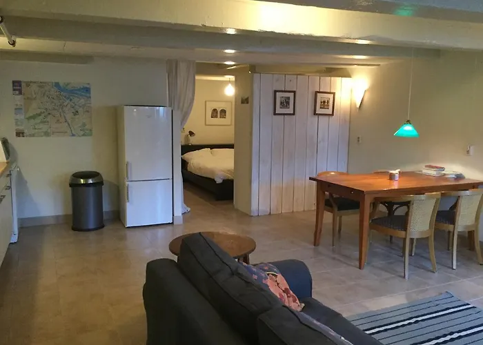 Charming Canal House 4p