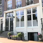Charming Canal House 4p